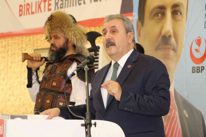 Destici’den Akşener’e Taşıma Miting Eleştirisi