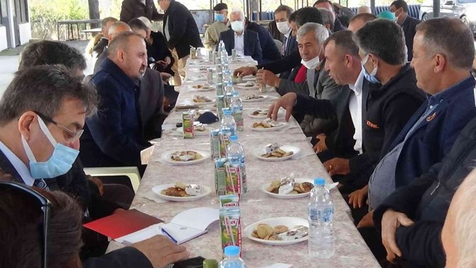 Ak Parti Grup Başkanvekili Ve Ak Parti Çanakkale Milletvekili Bülent Turan Denizgöründü Cemevi’ni Ziyaret Etti.