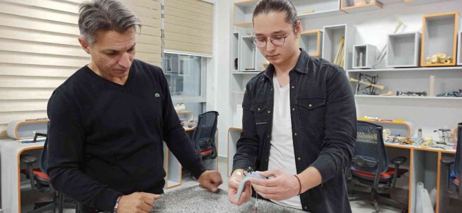 Yıllardır Kullanılan Breadboardların Yapısını Lise Öğrencisi Değiştirdi