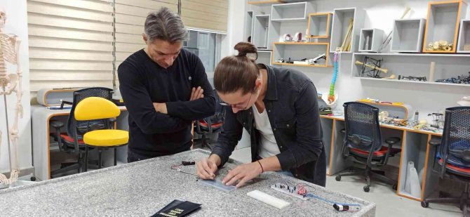 Yıllardır Kullanılan Breadboardların Yapısını Lise Öğrencisi Değiştirdi