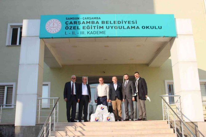 Çtb’den Öğrencilere Mont Yardımı