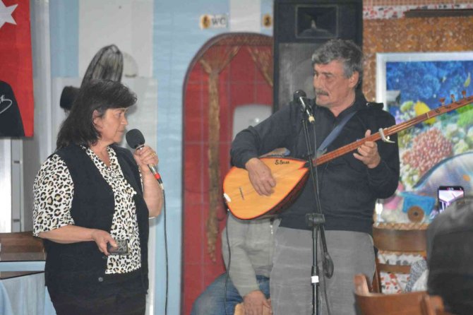Hem Eğlendiler Hem Yemek Yediler Hem De Prova Yaptılar