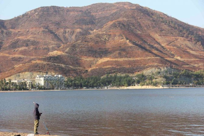 Sezon Kapandı, Dünyaca Ünlü Plaj Amatör Balıkçılara Kaldı
