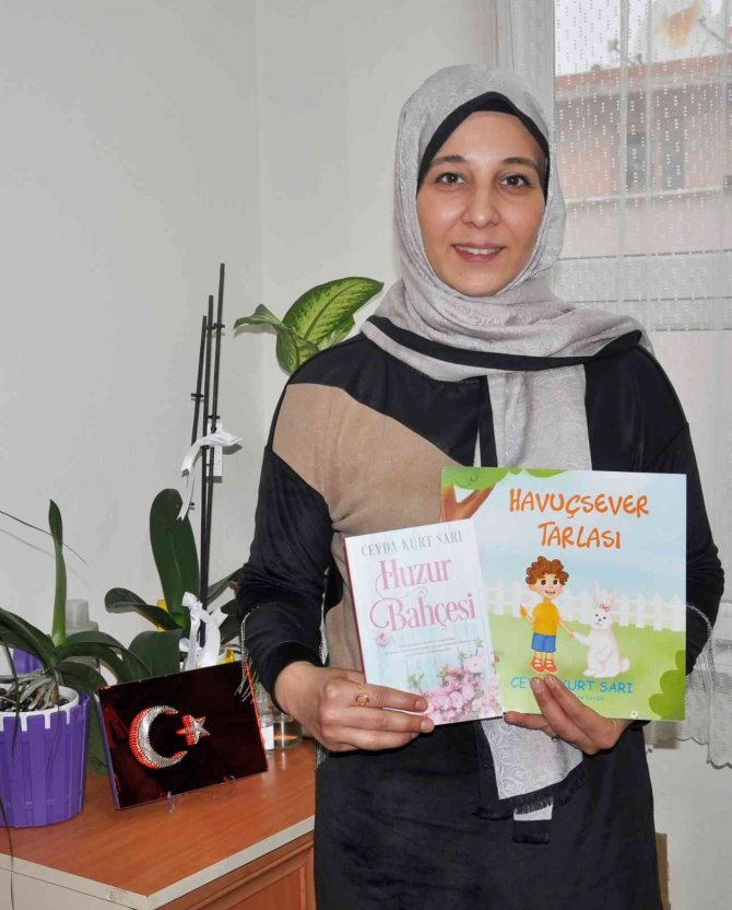Öğretmen Yazardan İki Kitap