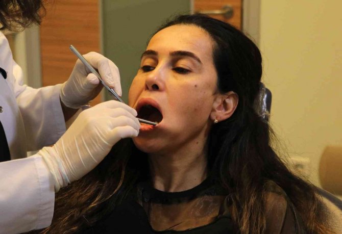 Pandemide ‘Diş Sıkma’ Şikayeti Arttı