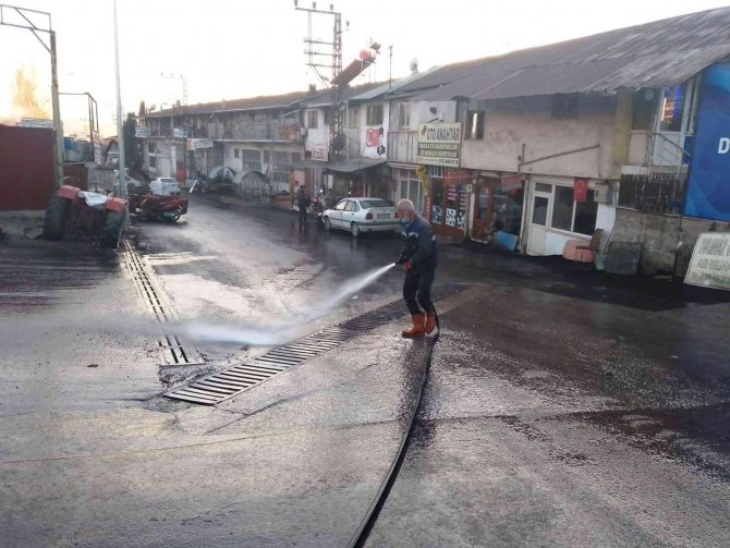 Altyapı İyileştirmesinin Yapıldığı Sanayi Bölgesinde Temizlik Çalışması Yapıldı