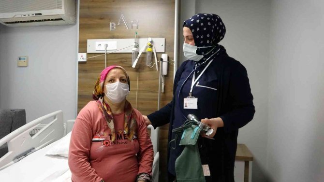 Tıpta Nadir Durum: Karnından 20 Santim Büyüklüğünde Miyom Çıktı