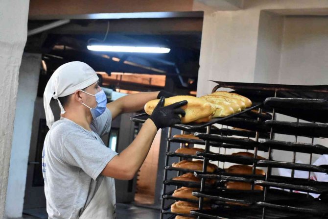 Tarsus Belediyesinden Ekmeğe 5 Kuruşluk Sembolik Zam
