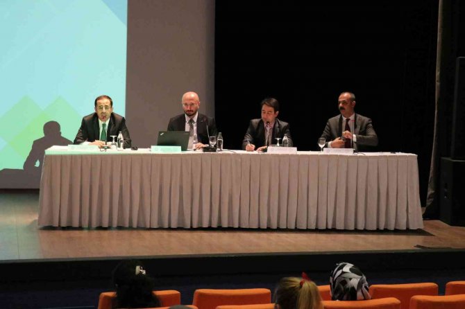 Türkçe Öğretmenliği Mesleğinin Geleceği Konuşuldu