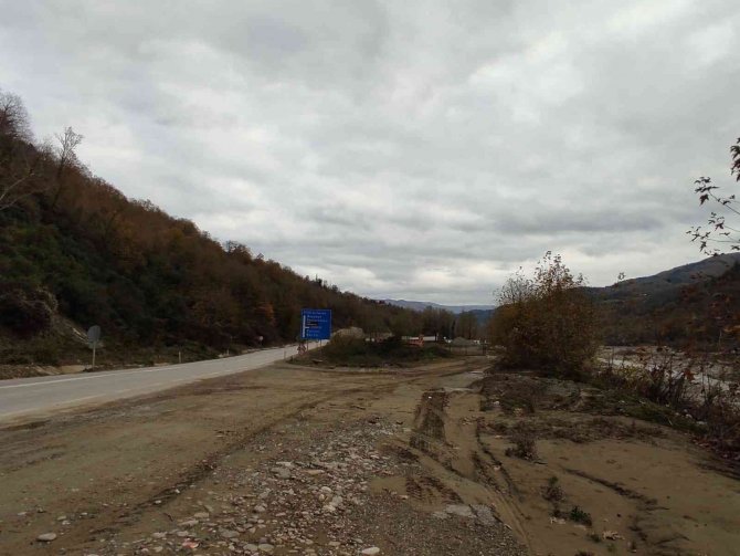Türkeli-ayancık Yolu İ̇kisu Bölgesinde Köprü İnşaatına Başlandı