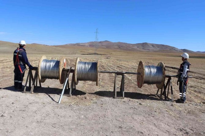 Vedaş, Kesintisiz Enerji İçin Yatırımlarını Sürdürüyor