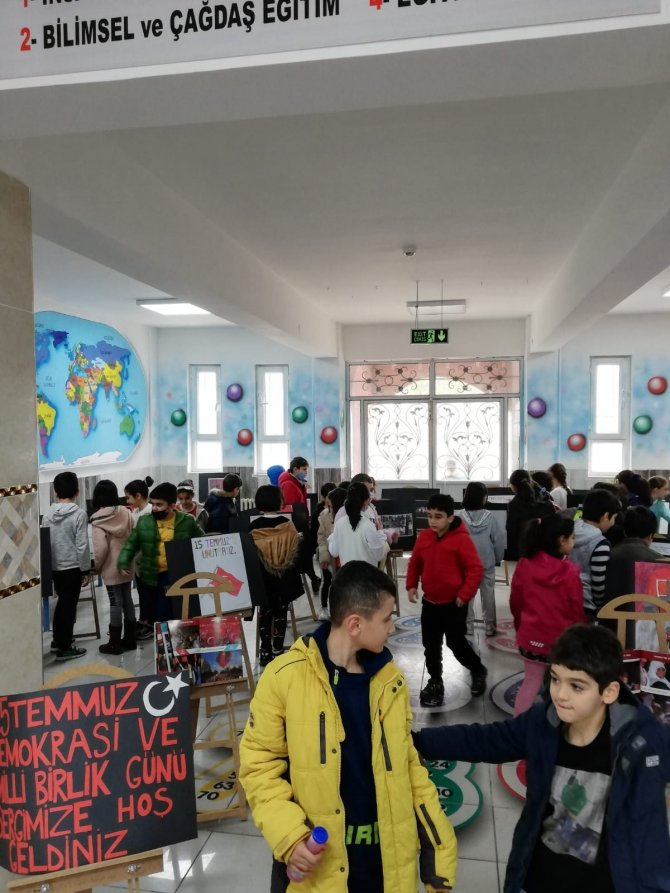 Batman’da İlkokul Öğrencileri Adına 15 Temmuz Fotoğraf Sergisi Açıldı