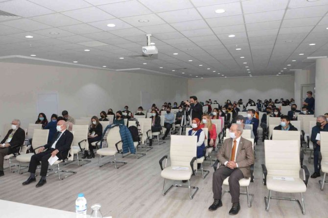 Uşak Üniversitesi, 9. Ulpas Sempozyumuna Ev Sahipliği Yaptı