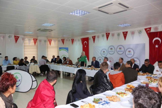 Aü Rektörü Özkan: “Akdeniz Üniversitesi Olarak Biz Büyük Bir Aileyiz”