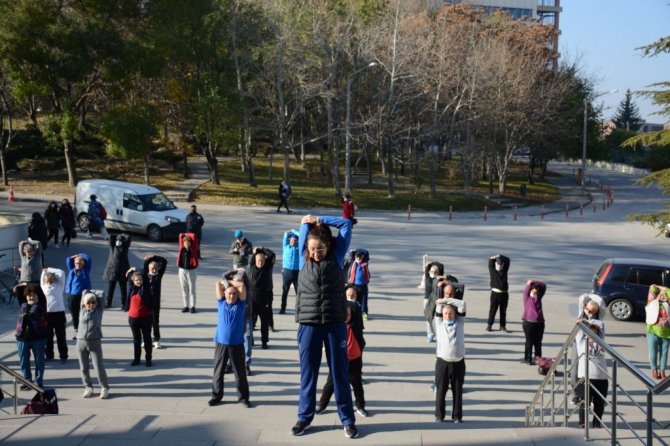 Tazelenme Üniversitesi’nde İlk Ders Spor