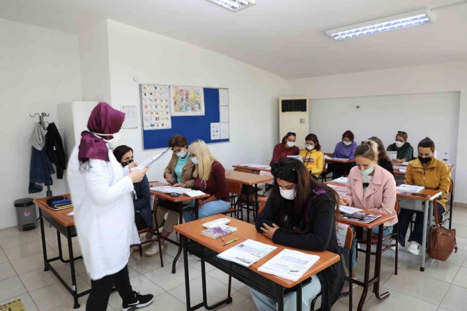 Atasem’de 475 Yabancıya Türkçe Eğitimi