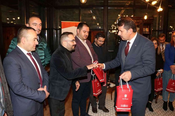 Ayhan, Öğretmenlerle Bir Araya Geldi