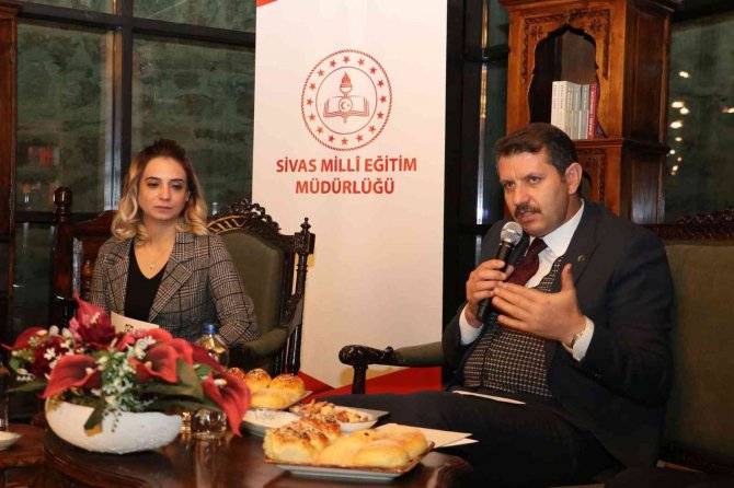 Ayhan, Öğretmenlerle Bir Araya Geldi