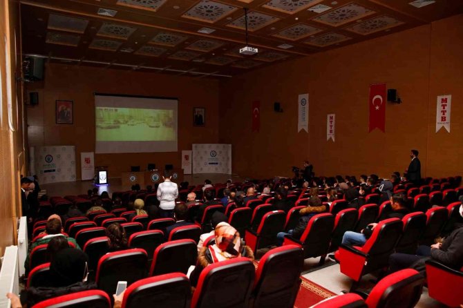 Bayburt’ta ‘Kültür Akademisi’ Konferansları Başladı