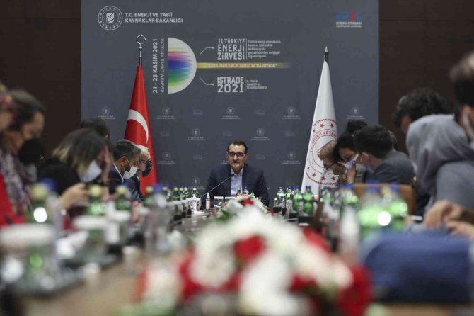 Bakan Dönmez: “Elektrikte Olduğu Gibi Doğal Gazda Da Kademeli Bir Tarife Üzerine Çalışıyoruz”