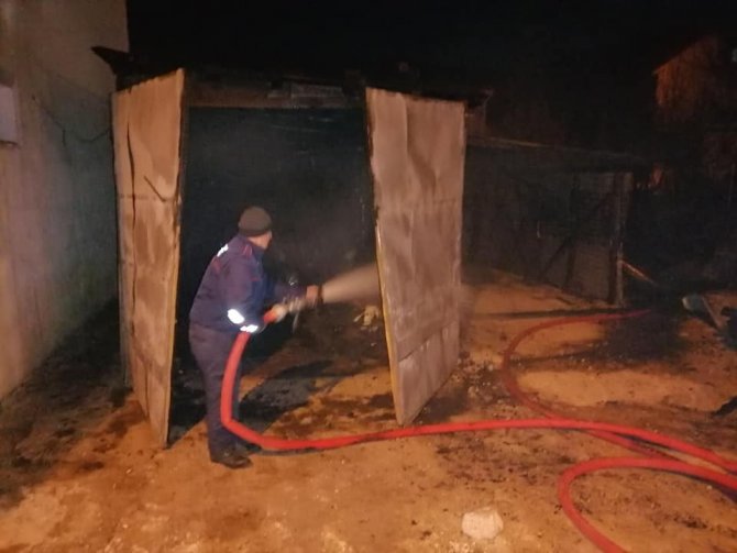 Garajda Çıkan Yangın Büyümeden Kontrol Altına Alındı