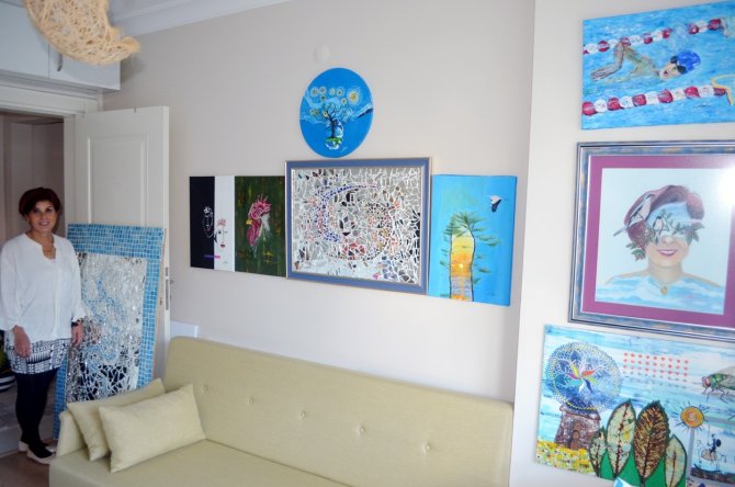 Evini Sanat Galerisine Çevirdi