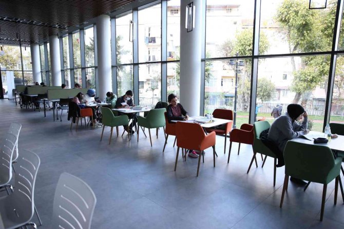 Güngören’de Öğrencilerden İnanılmaz Başarı: ‘Öğrenci İ̇stasyonu’ 300 İlçenin Nüfusunu Geride Bıraktı