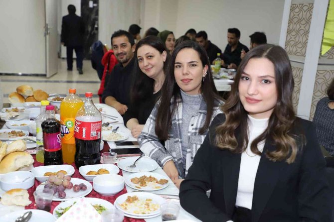 Hakkari’de Öğretmenler Onuruna Yemek