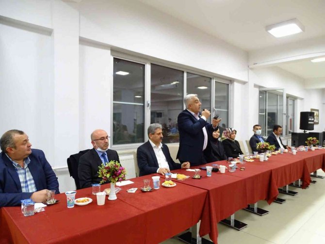 Hisarcık Belediyesi’nden Öğretmenlere Yemek