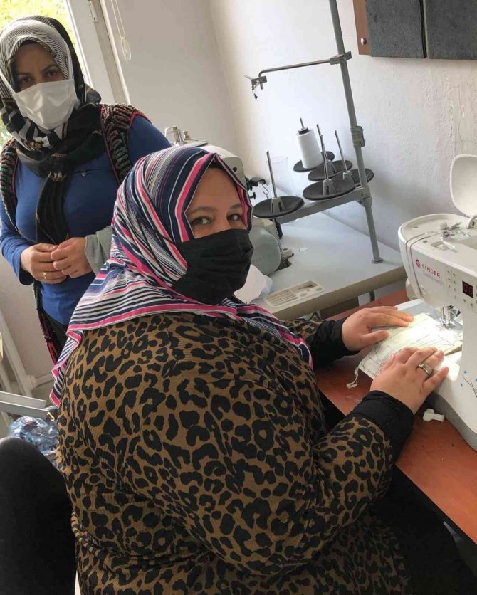 İ̇vrindi’de Maharetli Eller’de Üretim Devam Ediyor