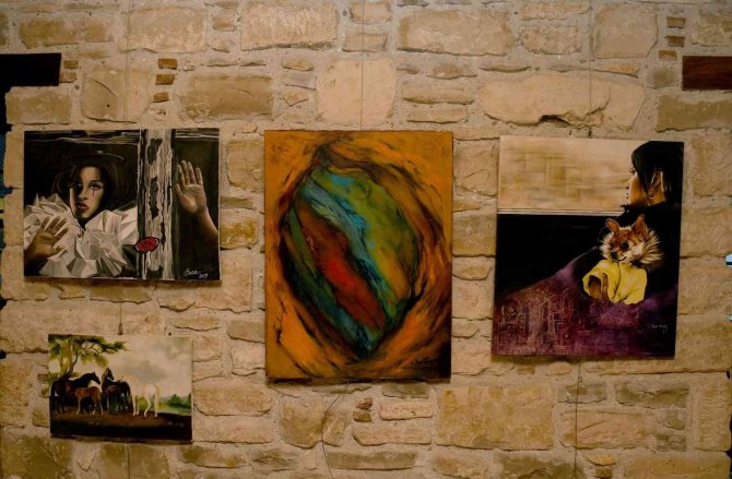 Kuşadası’ndaki Resim Sergisi Beğeni Topladı