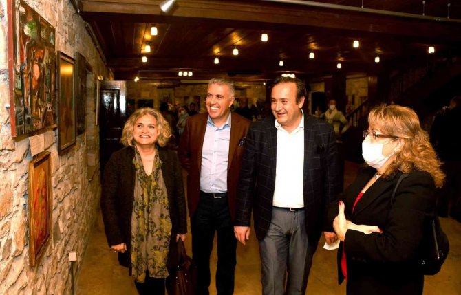 Kuşadası’ndaki Resim Sergisi Beğeni Topladı