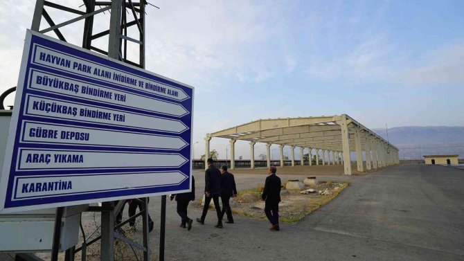 Kahramanmaraş’ta Adaklık Satıcılarına 3,5 Milyon Tl’lik Tesis
