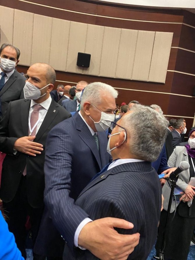 Başkan Büyükkılıç, Ak Parti İ̇l Genişletilmiş İ̇l Başkanları Toplantısı’na Katıldı