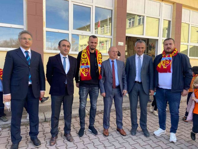 Kayserispor Taraftarından Vefa Örneği
