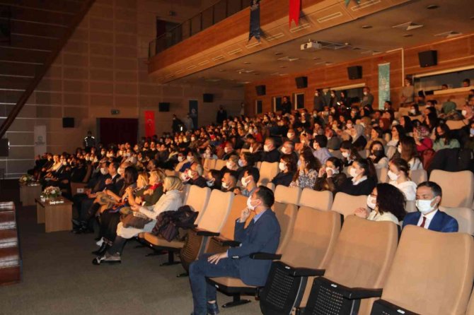 Ünlü Şarkıcı Kubat, Öğretmenler İçin Söyledi