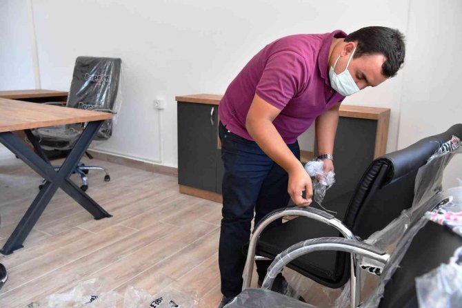 Konyaaltı’ndaki Muhtarlıklara Bakım-onarım Desteği