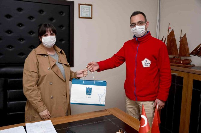 Kuşadası Belediyesi Öğretmenleri Unutmadı