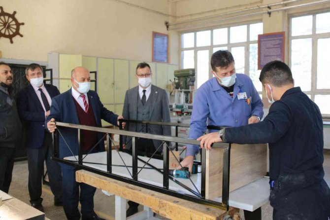 Kütahya’da 86 Okulun Kütüphaneleri Meslek Liseleri Tarafından Yapılacak