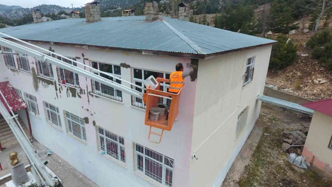 Erdemli Belediyesi Okulları Yeniliyor