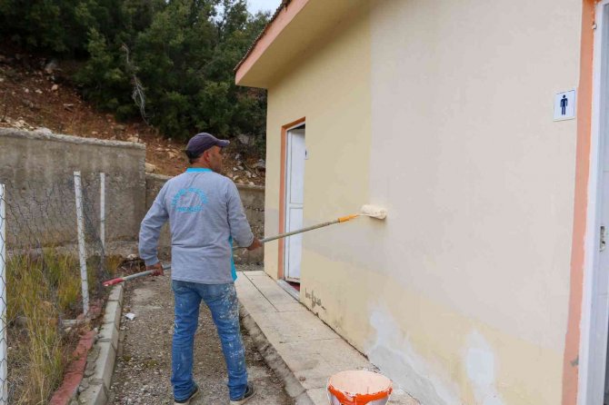 Erdemli Belediyesi Okulları Yeniliyor