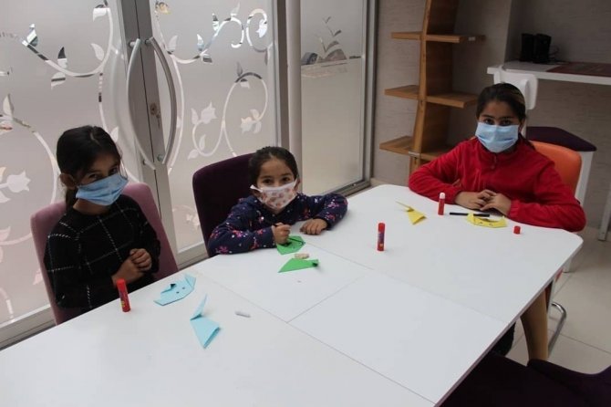 Minik Kitapseverler Kütüphanede Origami Sanatını Öğrendi