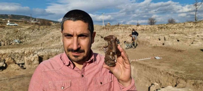 1800 Yıllık Demir Maske Batı Karadeniz’de Roma Döneminin İlk Askeri Üssünü Ortaya Çıkarttı