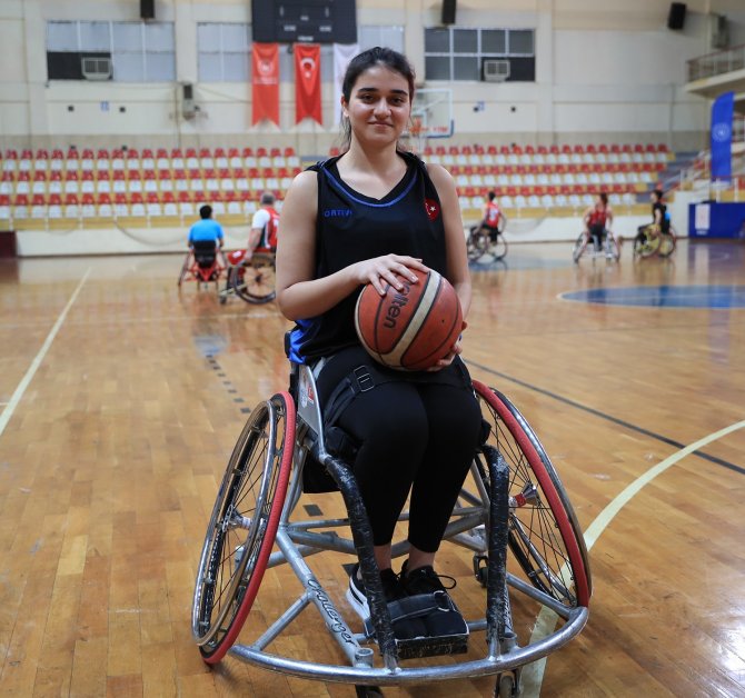 Basketbolda Denizlili Sporcuya Milli Davet