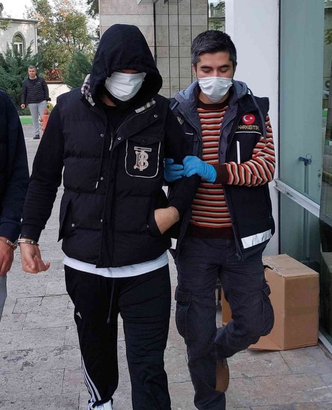 Satışa Hazır Metamfetamin Maddesiyle Yakalandı