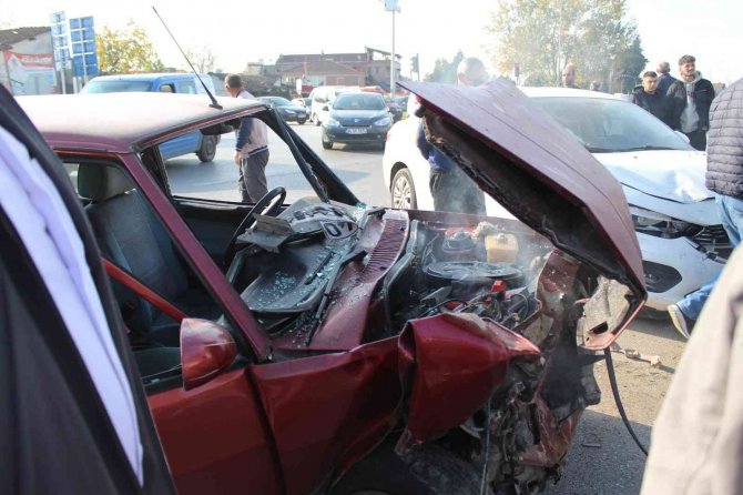 Samsun’da 3 Otomobil Birbirine Girdi: 1 Ölü, 3 Yaralı