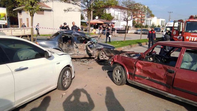 Samsun’da 3 Otomobil Birbirine Girdi: 1 Ölü, 3 Yaralı