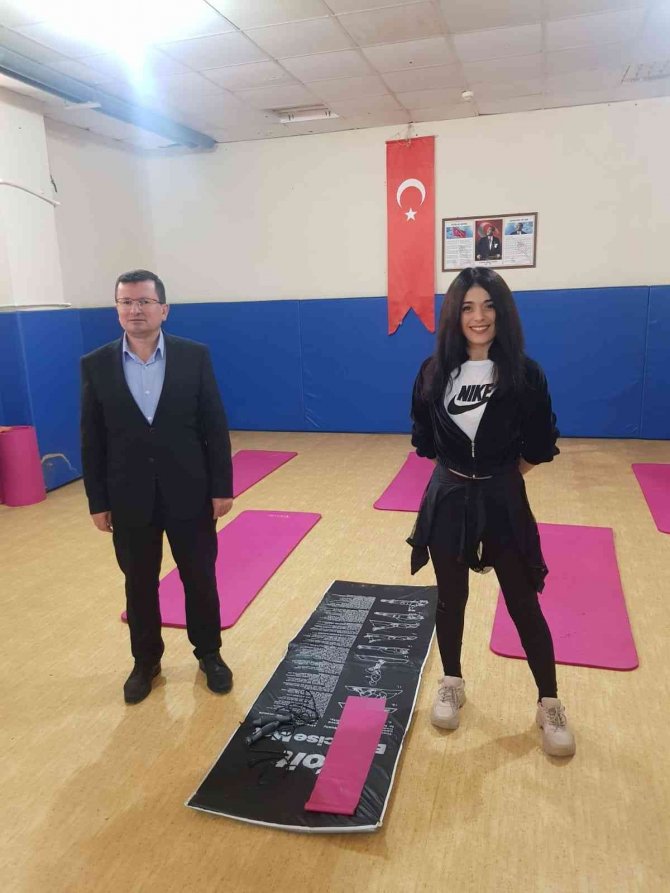 Yakakentli Kadınlar Fitness İle Zayıflıyor