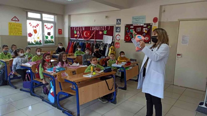 Ağız Diş Sağlığı Haftası Dolu Dolu Kutlanıyor