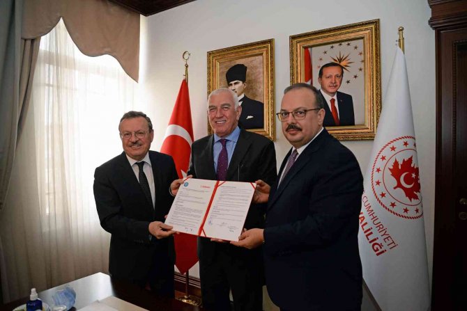 Bursa Uludağ Üniversitesi, Diş Hekimliği Fakültesi Binasına Kavuşacak